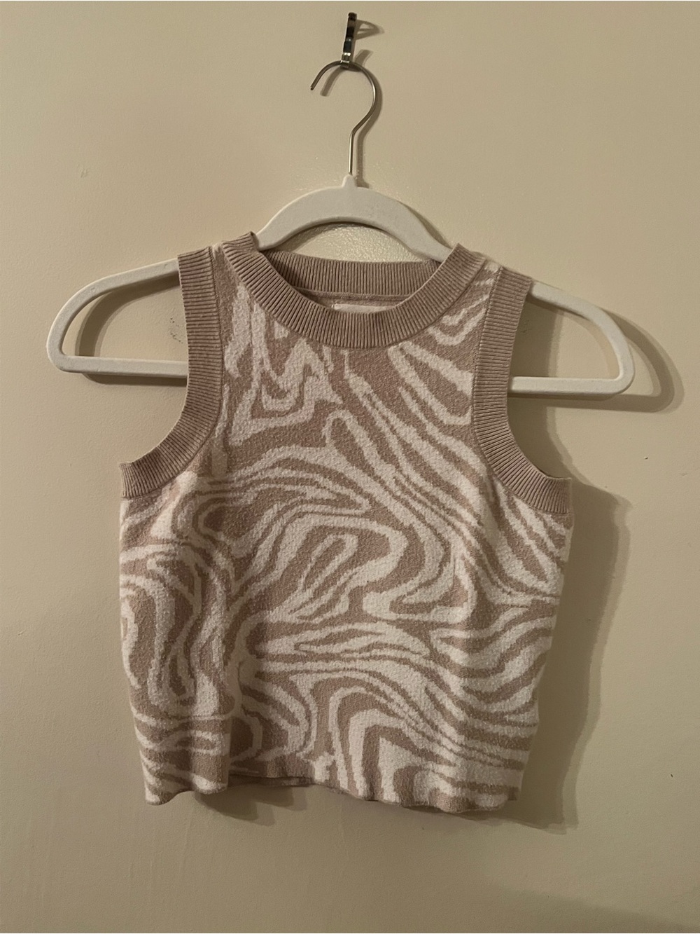 Sleeveless Zebra Print Knit Tank - Beige & White
